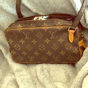 LV Pochette Marley Bandolier bag-EUC